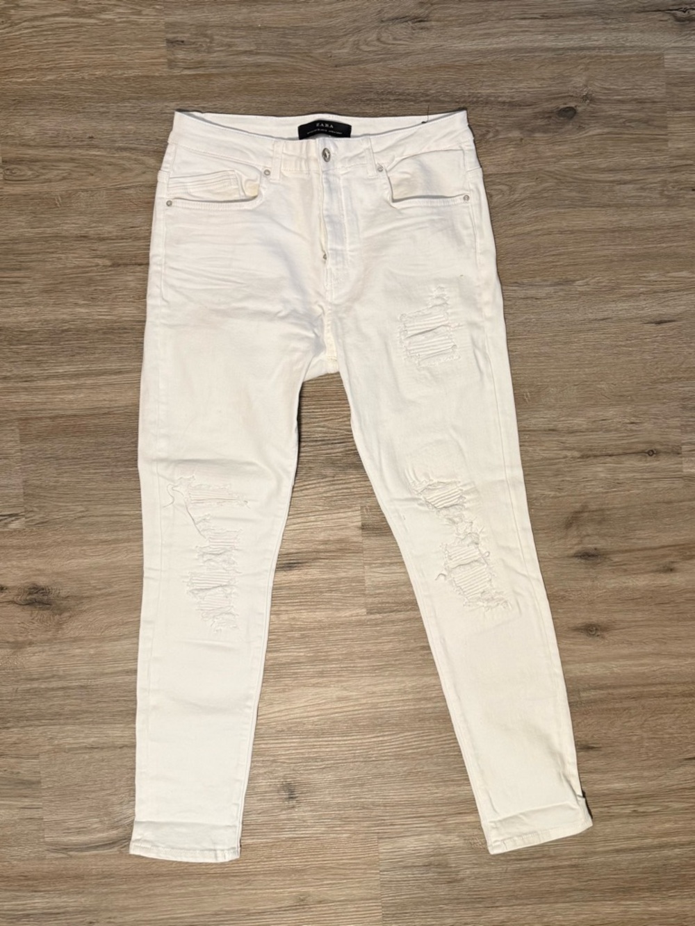 Zara White Distressed Skinny Jeans
